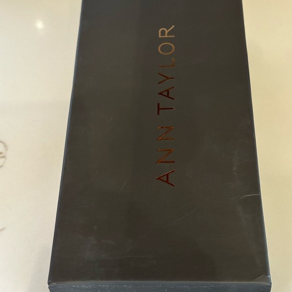 Ann Taylor, Brown Faux Croc, Leather Buckle Flat Sandal/Slides, Sz. 8.5 - Picture 6 of 6